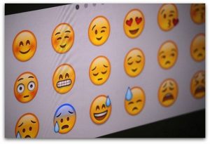 Infographic: How to use emoji in your marketing messages
